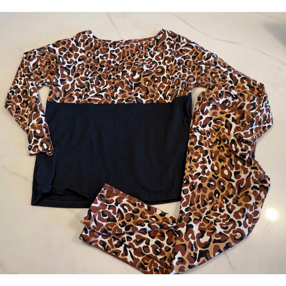 Lilly Pulitzer Girls Luxletic pants Finn long sleeve cheetah print SET Sz S 4/5